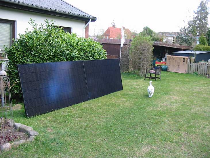 Solaranlage auf Wiese